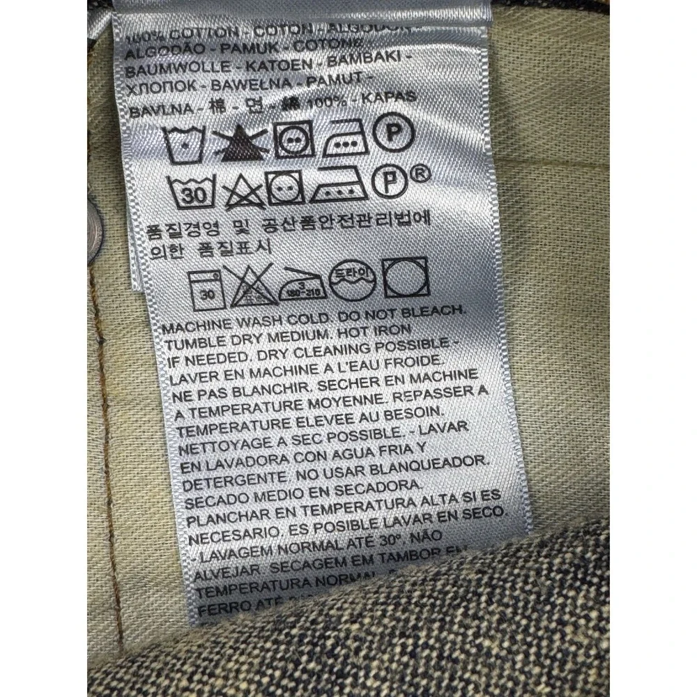 Levis levis 569